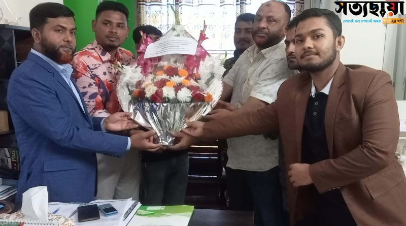 স্পন্দন হাসপাতালের নবাগত “সিইও’কে ফুলেল শুভেচ্ছা জানালেন স্পন্দন পরিবার