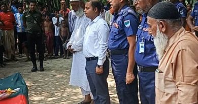 সাতক্ষীরা দেবহাটার বীরমুক্তিযোদ্ধার রাষ্টীয় মর্যাদায় দাফন সাতক্ষীরা দেবহাটার বীরমুক্তিযোদ্ধার রাষ্টীয় মর্যাদায় দাফন