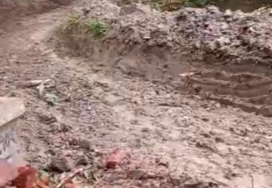 সদরের ফিংড়ী’তে ম্যাপ অনুযায়ী রাস্তা নির্মাণ না করে মালিকানাধীন জমির উপর দিয়ে রাস্তা নির্মাণের অভিযোগ।