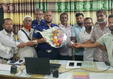 ওসির সঙ্গে দেবহাটা রিপোর্টার্স ক্লাবের নেতৃবৃন্দের মতবিনিময় 