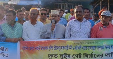 দেবহাটার কুলিয়া লাবণ্যবর্তী নদীতে স্লুইস গেট নির্মানের দাবিতে মানববন্ধন ও সমাবেশ – দেবহাটার কুলিয়া লাবণ্যবর্তী নদীতে স্লুইস গেট নির্মানের দাবিতে মানববন্ধন ও সমাবেশ –
